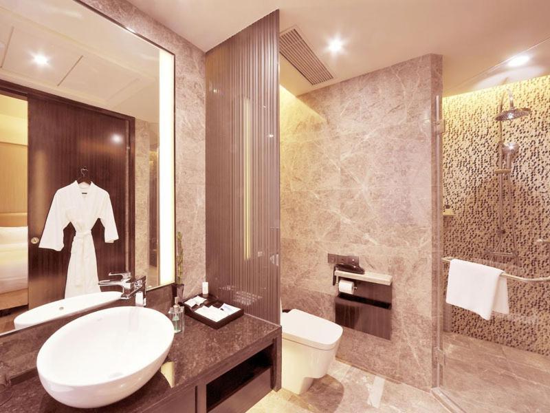 Royal Suites & Towers Wuhan Habitación foto