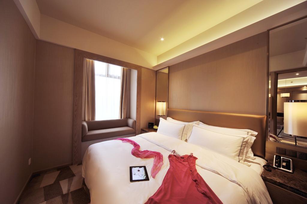 Royal Suites & Towers Wuhan Habitación foto