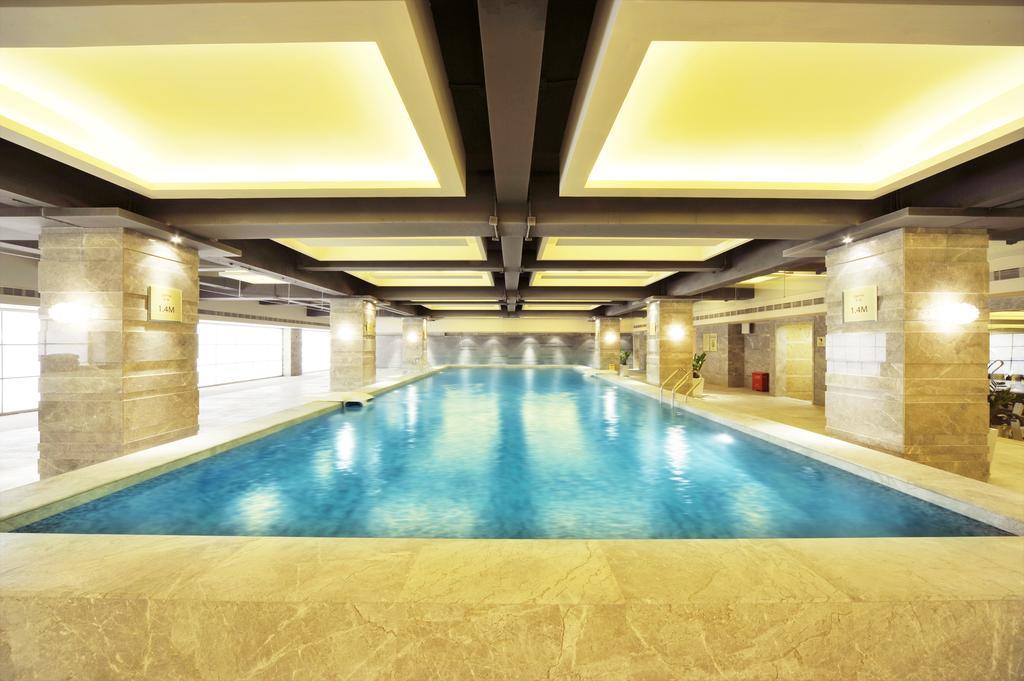 Royal Suites & Towers Wuhan Exterior foto
