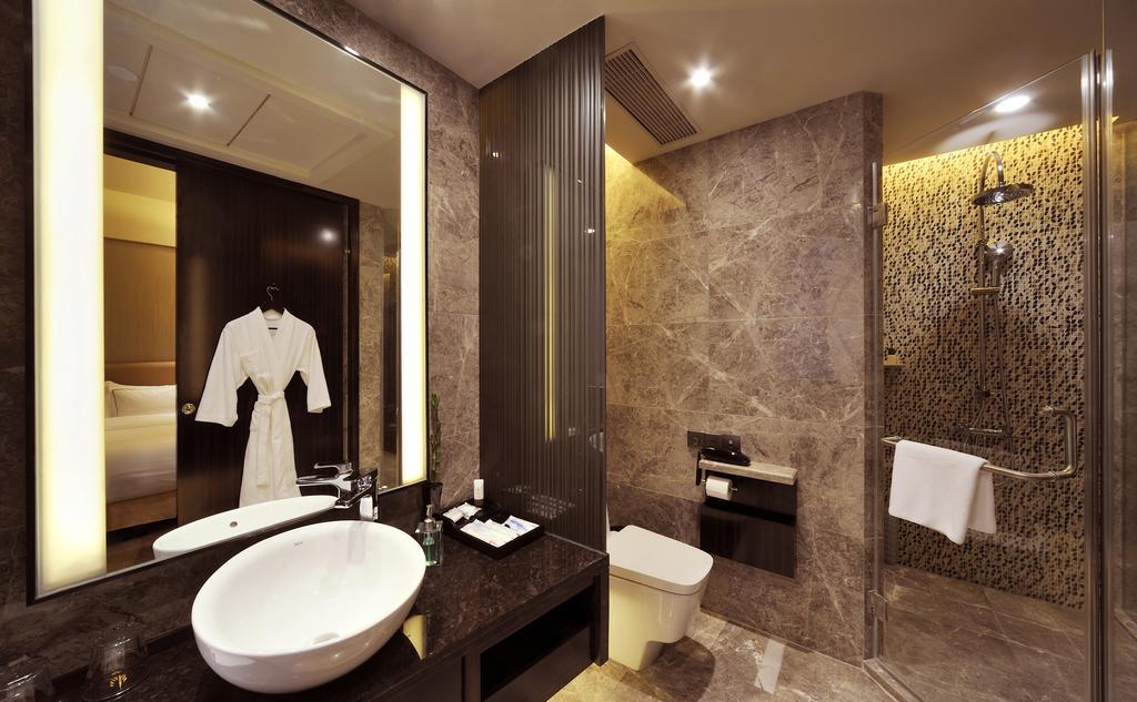 Royal Suites & Towers Wuhan Habitación foto