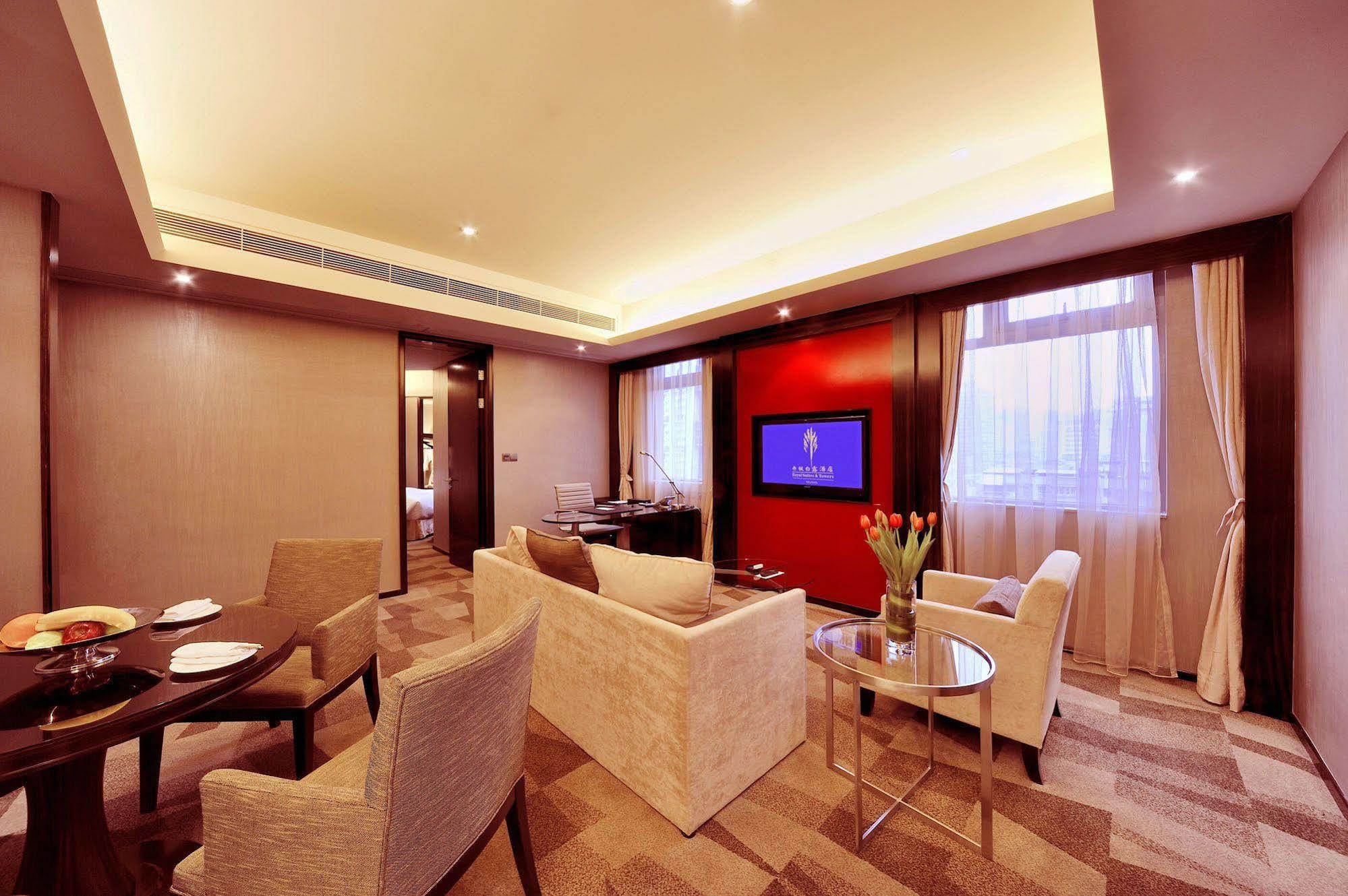 Royal Suites & Towers Wuhan Exterior foto