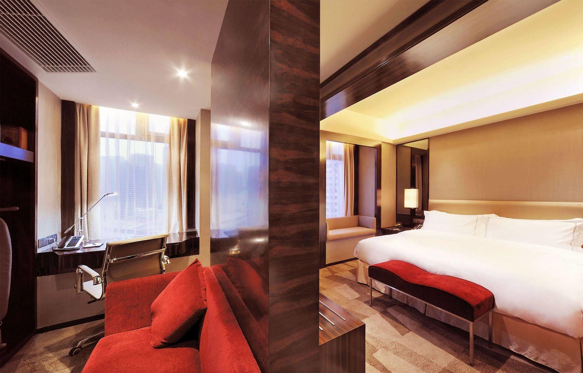 Royal Suites & Towers Wuhan Exterior foto
